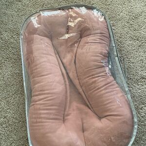 Snuggle Me baby Lounger